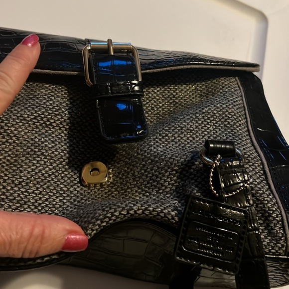 Liz Claiborne-black/gray purse - Picture 7 of 7